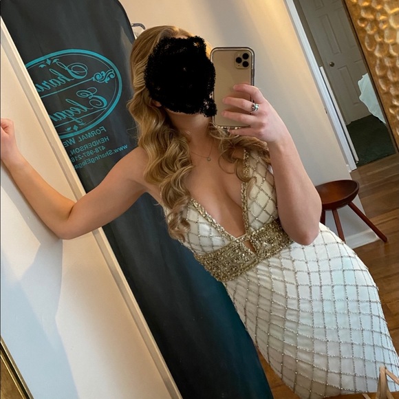 Sherri Hill Size 4 White and Gold Gown - Picture 3 of 6